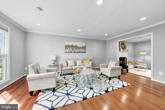 9359 ROBNEL PL, Vienna, VA 22182