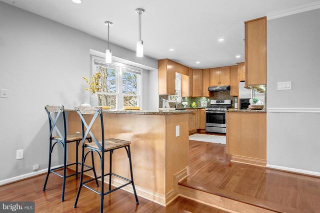 9359 ROBNEL PL, Vienna, VA 22182