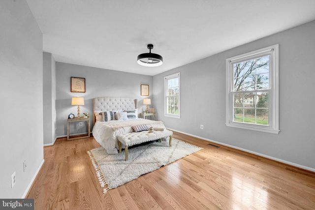 9359 ROBNEL PL, Vienna, VA 22182