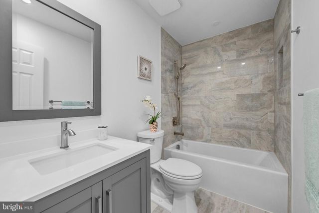 9359 ROBNEL PL, Vienna, VA 22182