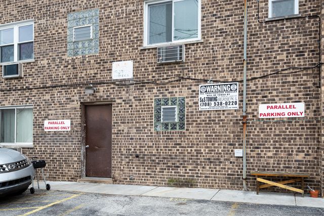 2440 River Road 3E, River Grove, IL 60171