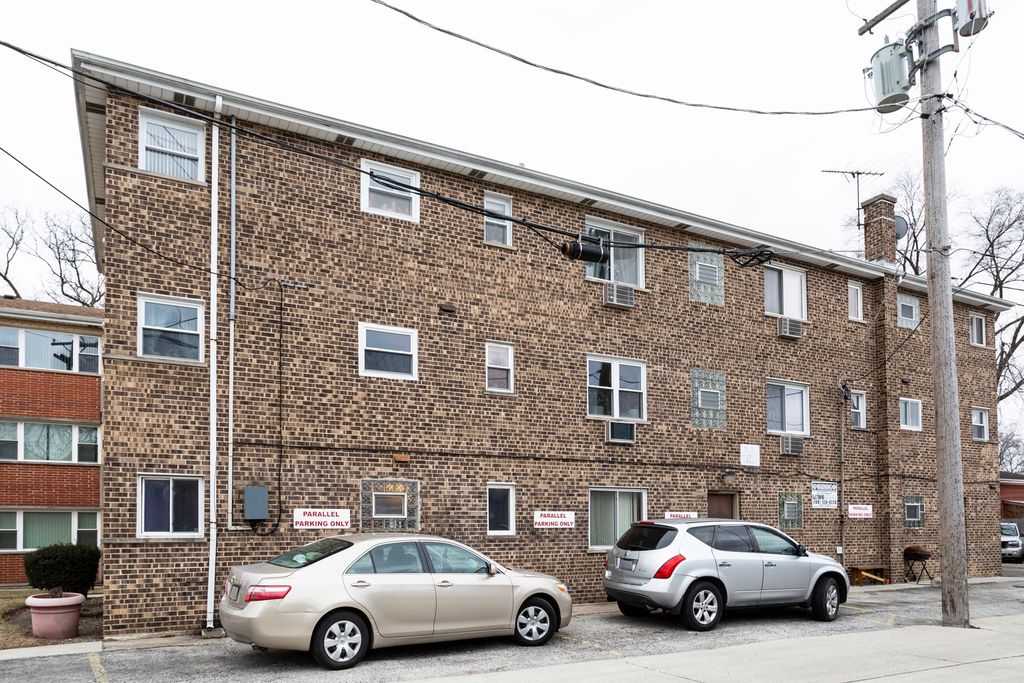 2440 River Road 3E, River Grove, IL 60171