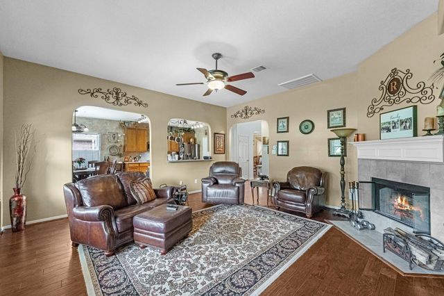 16002 Dunes Drive, Crosby, TX 77532