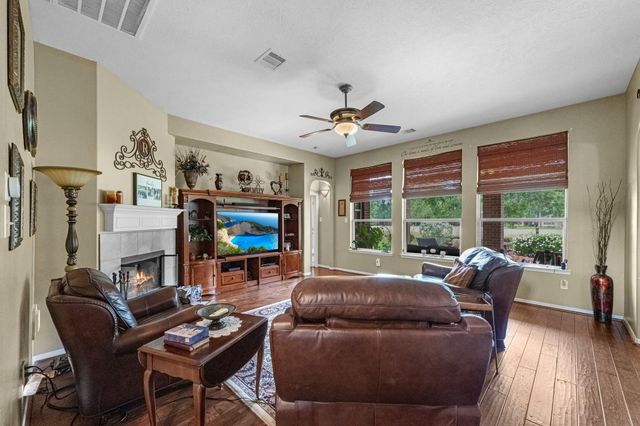 16002 Dunes Drive, Crosby, TX 77532