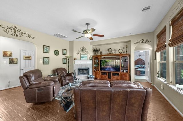 16002 Dunes Drive, Crosby, TX 77532