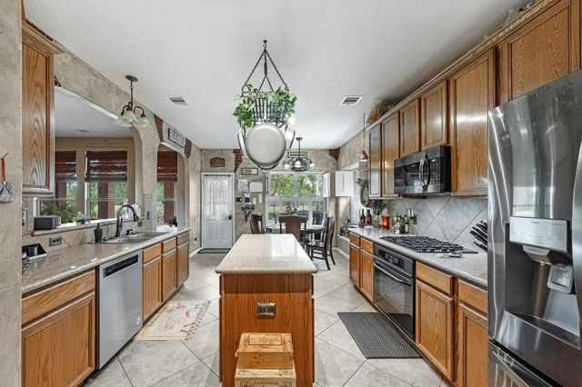 16002 Dunes Drive, Crosby, TX 77532