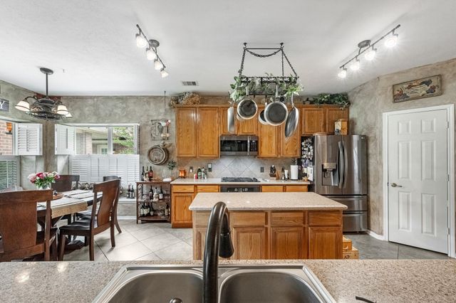 16002 Dunes Drive, Crosby, TX 77532