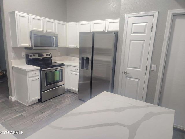 3101 W LOUISE Drive, Phoenix, AZ 85027