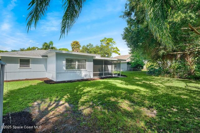 156 24th Avenue, Vero Beach, FL 32962