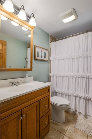 14 Amherst St, Grafton, MA 01536