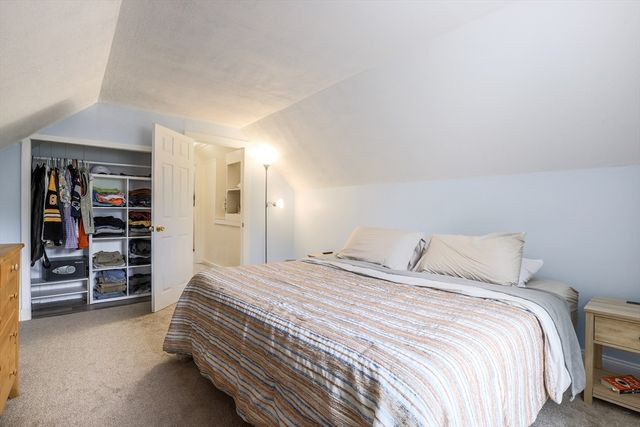 14 Amherst St, Grafton, MA 01536