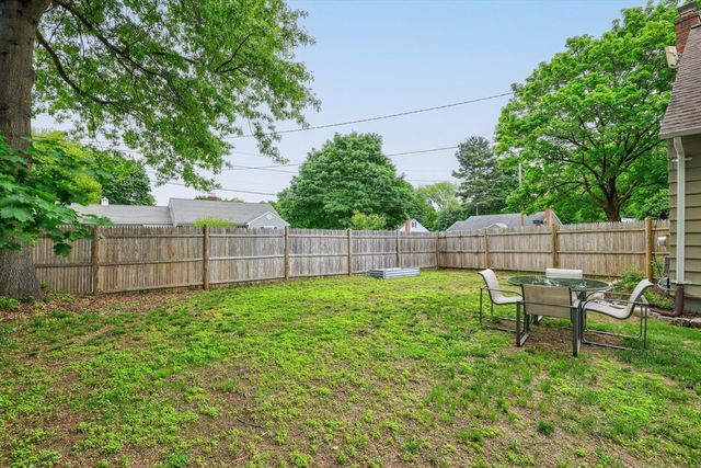 14 Amherst St, Grafton, MA 01536