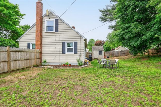 14 Amherst St, Grafton, MA 01536