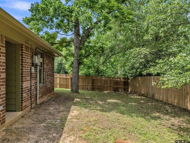 1231 N Holmes Ave, Tyler, TX 75702