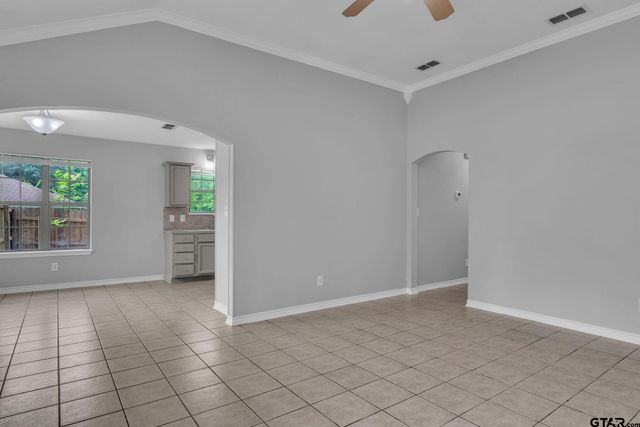 1231 N Holmes Ave, Tyler, TX 75702