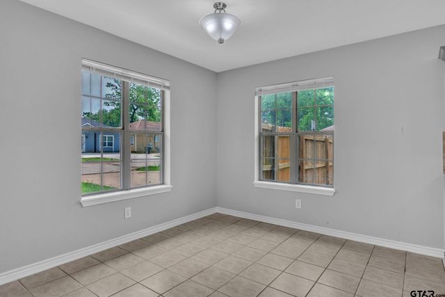 1231 N Holmes Ave, Tyler, TX 75702