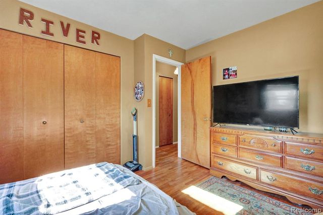 6245 W Coldwater Road, Flushing, MI 48433