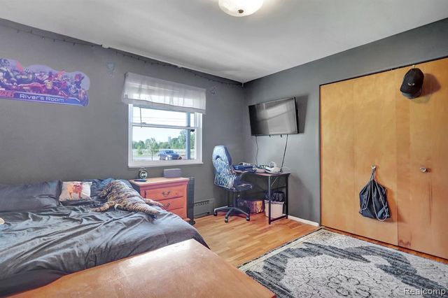 6245 W Coldwater Road, Flushing, MI 48433