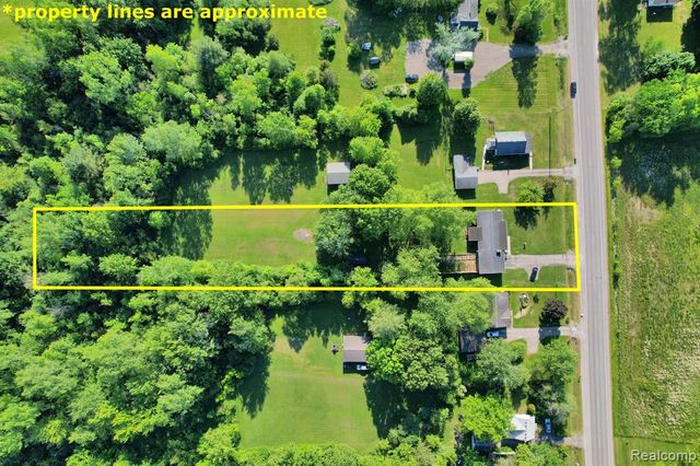 6245 W Coldwater Road, Flushing, MI 48433