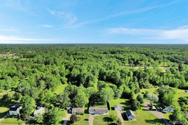 6245 W Coldwater Road, Flushing, MI 48433