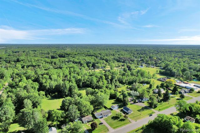 6245 W Coldwater Road, Flushing, MI 48433