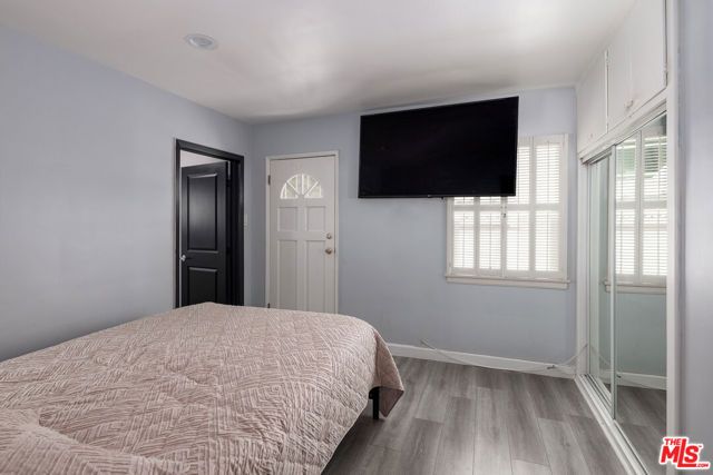 18813 Cantlay Street, Los Angeles, CA 91335