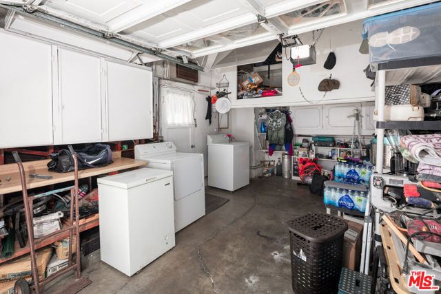18813 Cantlay Street, Los Angeles, CA 91335