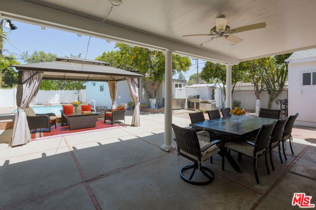 18813 Cantlay Street, Los Angeles, CA 91335