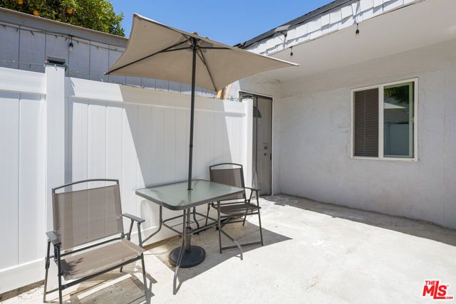 18813 Cantlay Street, Los Angeles, CA 91335