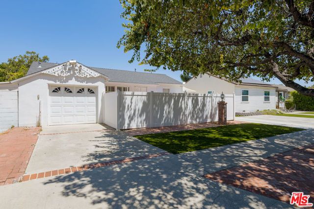 18813 Cantlay Street, Los Angeles, CA 91335