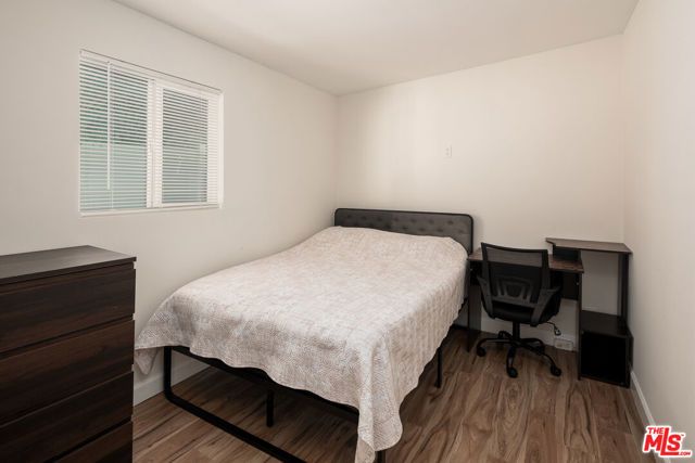 18813 Cantlay Street, Los Angeles, CA 91335