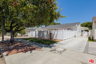 18813 Cantlay Street, Los Angeles, CA 91335