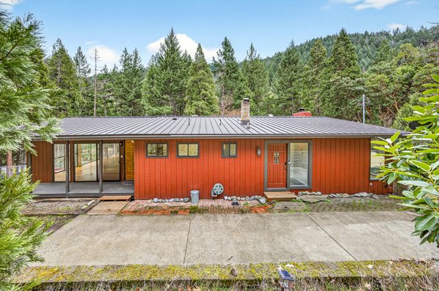 2922 Anderson Creek Road, Talent, OR 97540