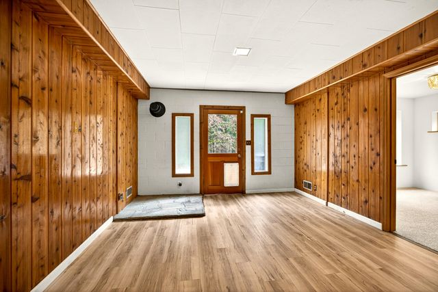 2922 Anderson Creek Road, Talent, OR 97540