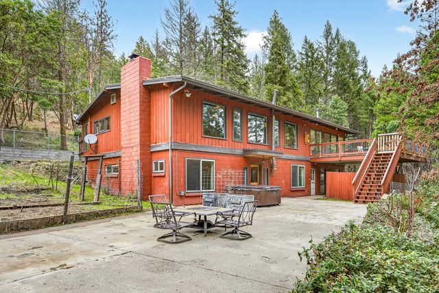 2922 Anderson Creek Road, Talent, OR 97540