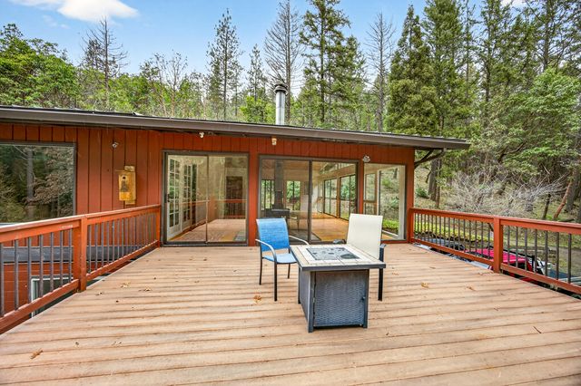 2922 Anderson Creek Road, Talent, OR 97540