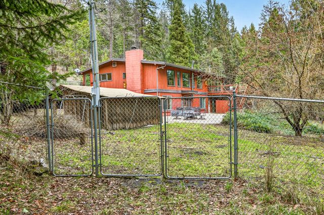 2922 Anderson Creek Road, Talent, OR 97540