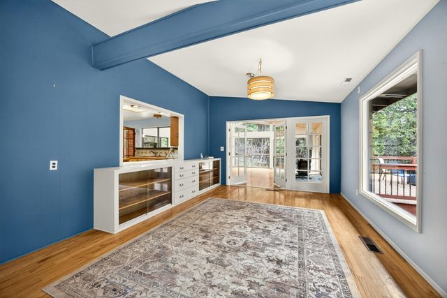 2922 Anderson Creek Road, Talent, OR 97540