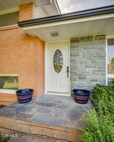 412 Colonial Heights Road, Kingsport, TN 37663