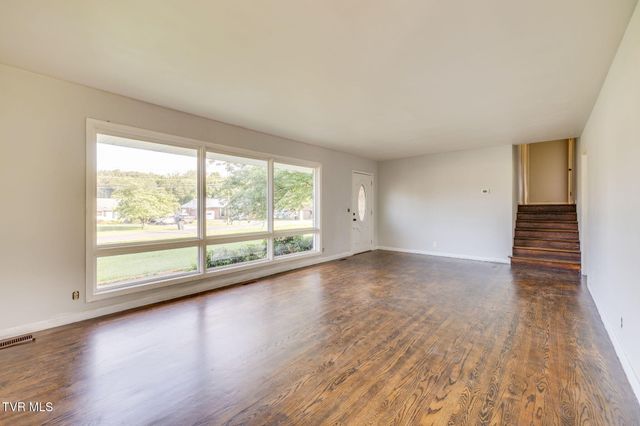 412 Colonial Heights Road, Kingsport, TN 37663