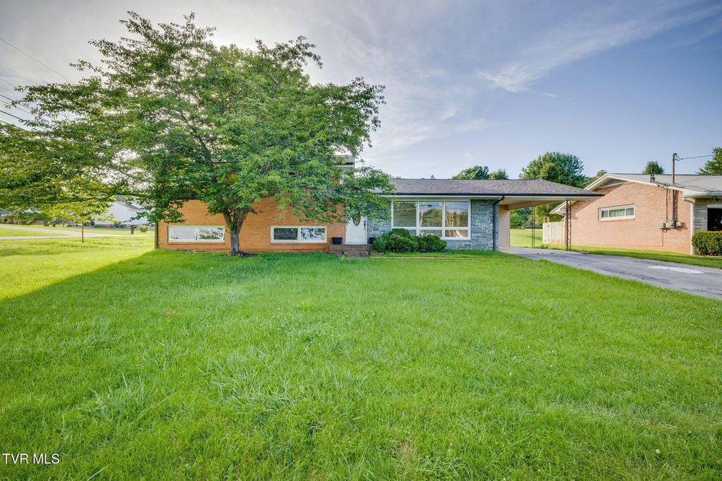 412 Colonial Heights Road, Kingsport, TN 37663