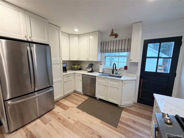 57 Riverside Drive, Suffern, NY 10901