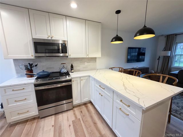 57 Riverside Drive, Suffern, NY 10901