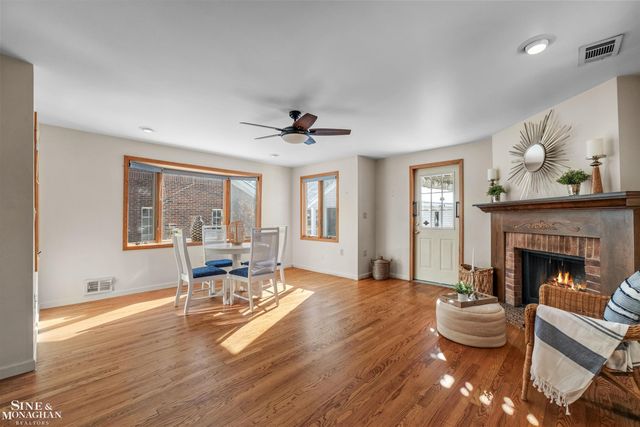 343 Mount Vernon Avenue, Grosse Pointe, MI 48236