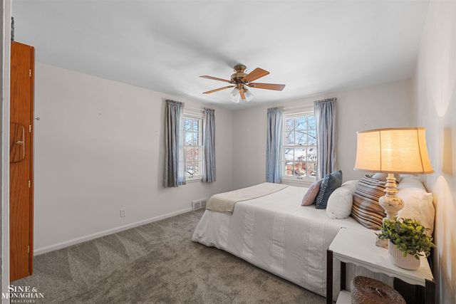 343 Mount Vernon Avenue, Grosse Pointe, MI 48236