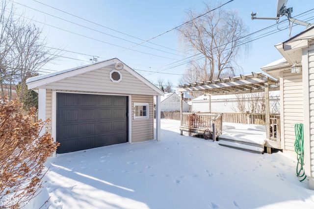 343 Mount Vernon Avenue, Grosse Pointe, MI 48236