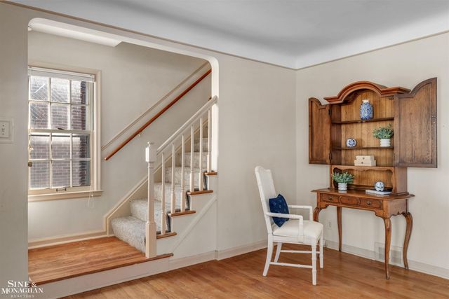 343 Mount Vernon Avenue, Grosse Pointe, MI 48236