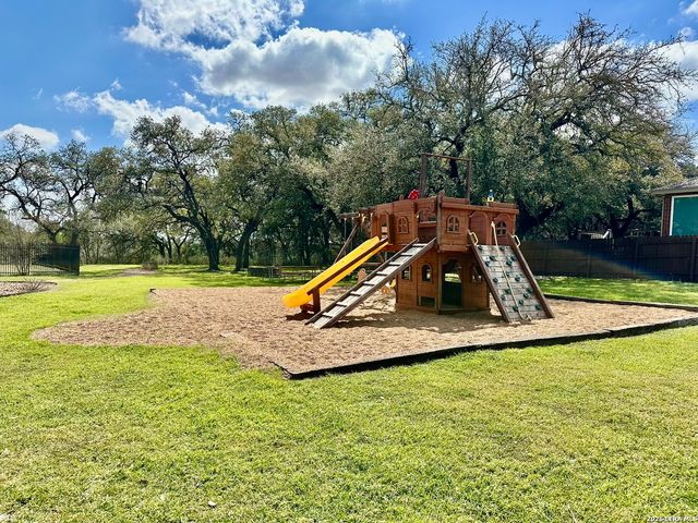 621 MAGDALENA LN, New Braunfels, TX 78132