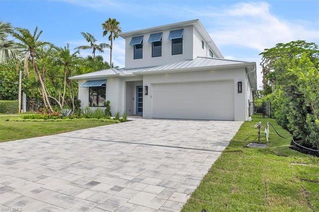 1009 29th AVE N, Naples, FL 34103