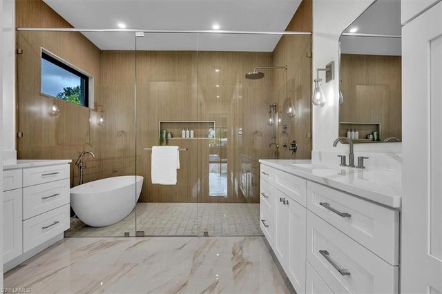 1009 29th AVE N, Naples, FL 34103